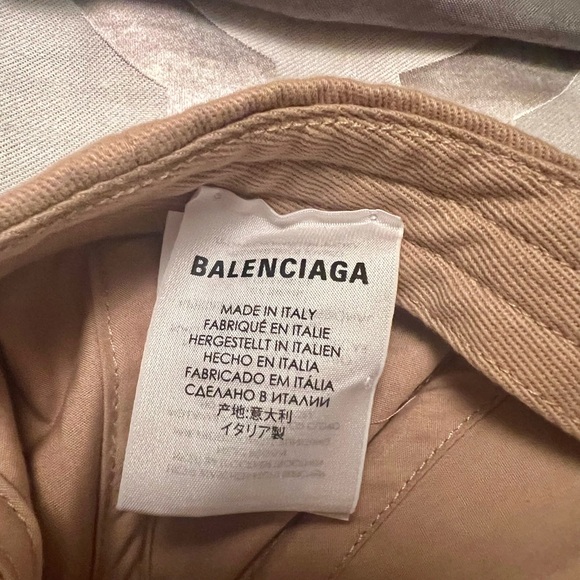 Balenciaga Logo Embroidered Baseball Cap BRAND NEW w/ Dustbag - Picture 4 of 4